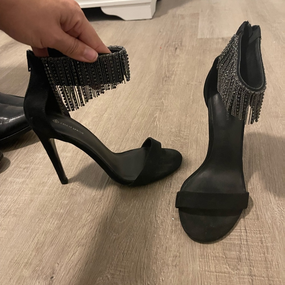 Beautiful heel, in excellent condition (almost new)